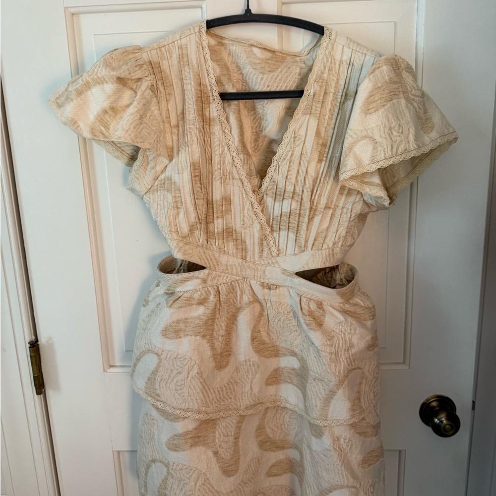 Elegant Cream Patterned Dress